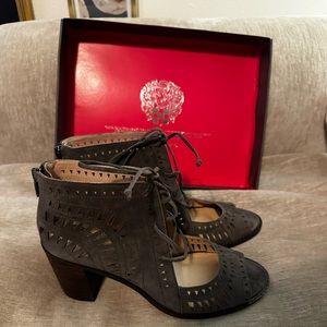 GRAY VINCE CAMUTO LACE UP BOOTS